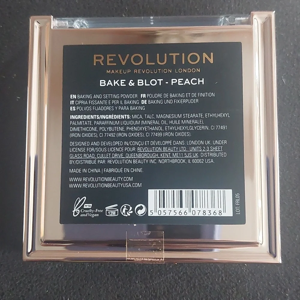 New makeup Revolution bake and blot Peach‎